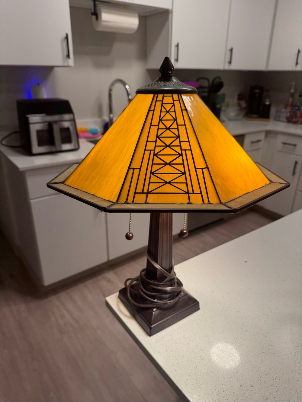 Tiffany style Stained Glass Table Lamp 1999